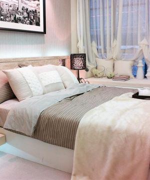 最新暖色调小平米卧室装修样板房设计图片