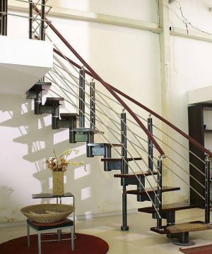 最新森林系钢木楼梯装修实景图欣赏