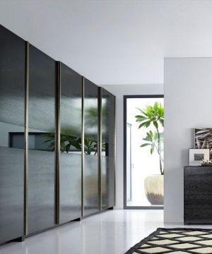 140平米三居室黑白搭配现代大衣柜装饰设计图片
