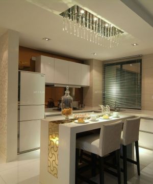 2025现代三室二厅厨房吧台设计装修样板房