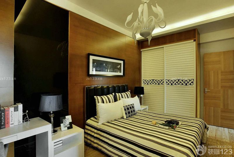 现代沉稳卧室整体衣柜装修实景图欣赏