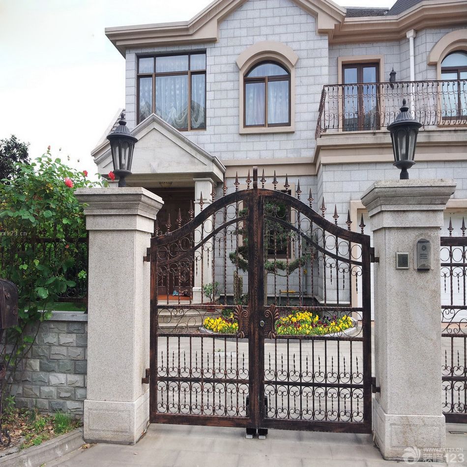 2025最新别墅铁艺围墙图片展示