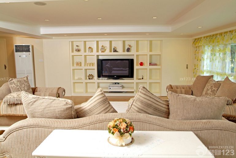 2025田园风格家居时尚客厅软沙发装修图片