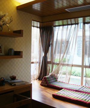 2025最新简约室内转角木地板飘窗装修实景图