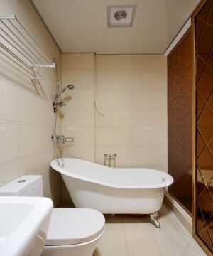沉稳室内卫生间浴室铝扣板吊顶装修实景图