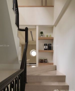 跃层式住宅室内旋转楼梯装修图片欣赏