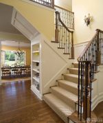 2025美式风格别墅楼梯扶手实景图
