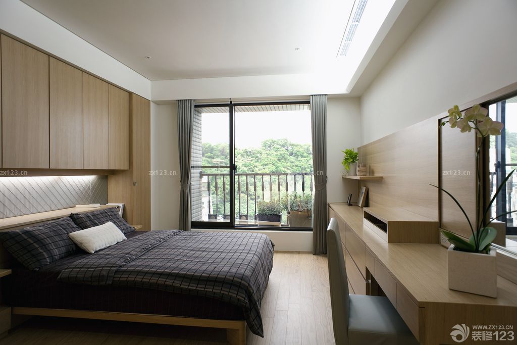 2025简约风格卧室家具组合柜实景图欣赏