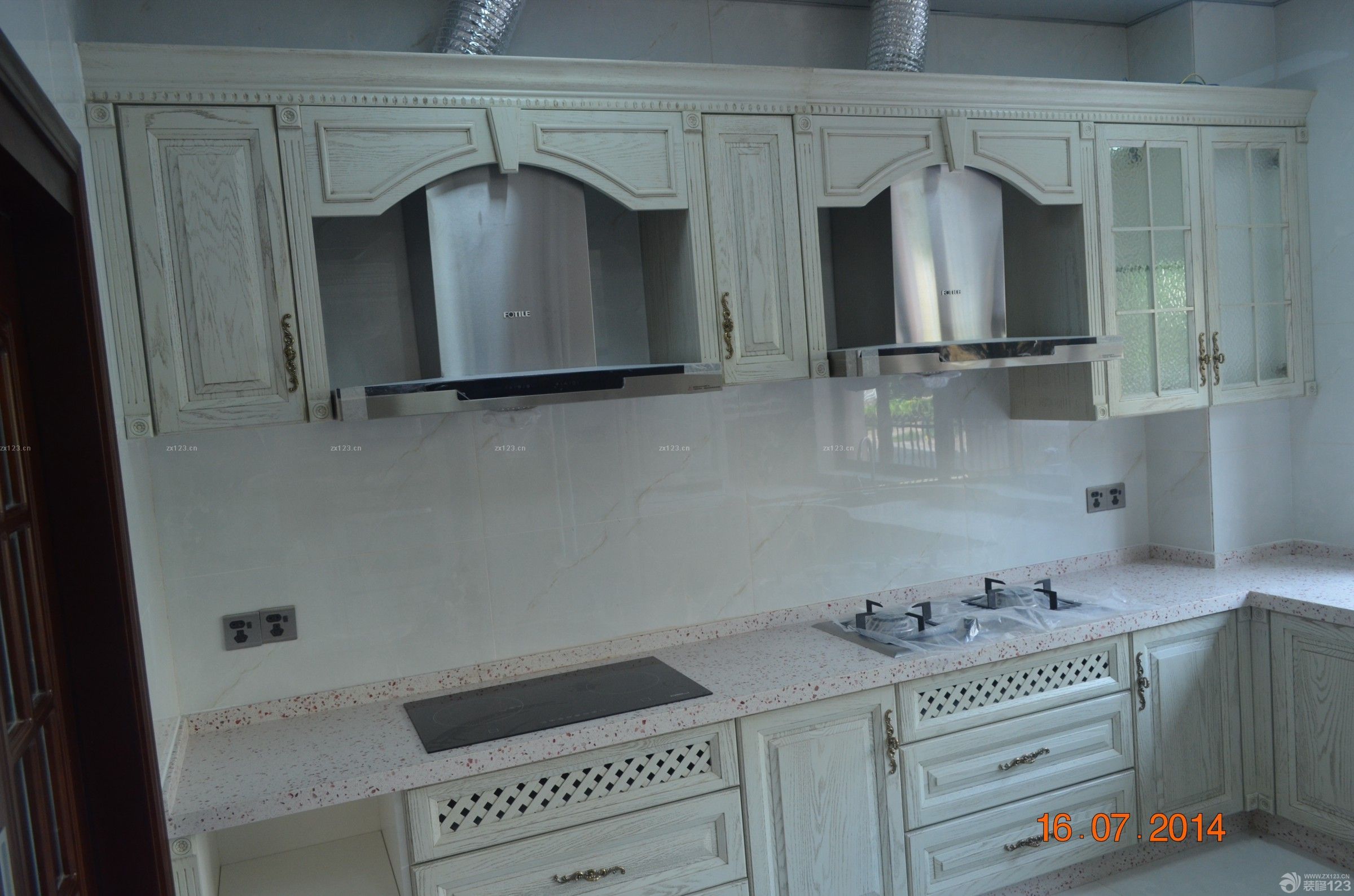 简约欧式实木橱柜装修图片大全