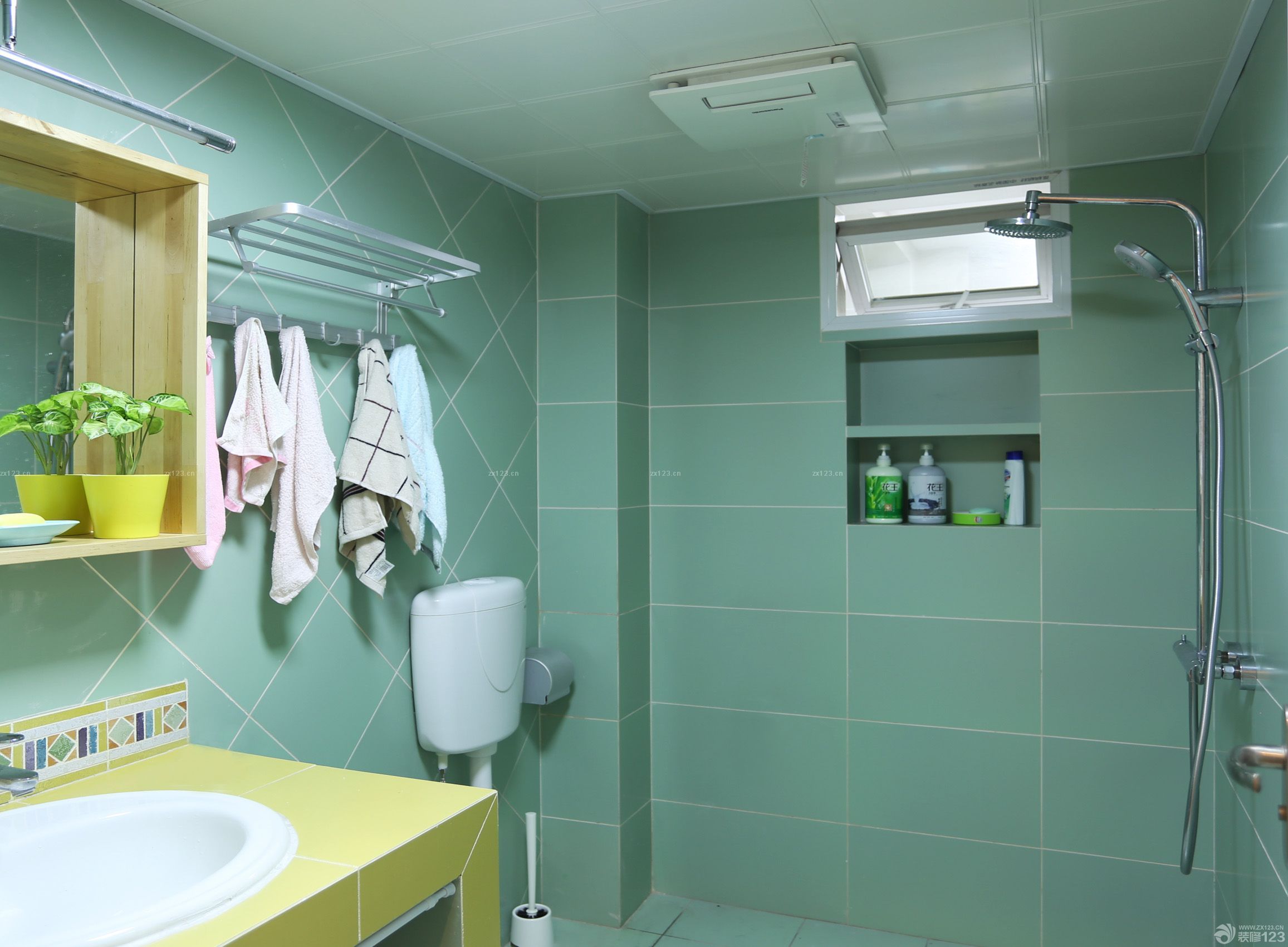 2025韩式田园风格卫生间墙砖设计效果图