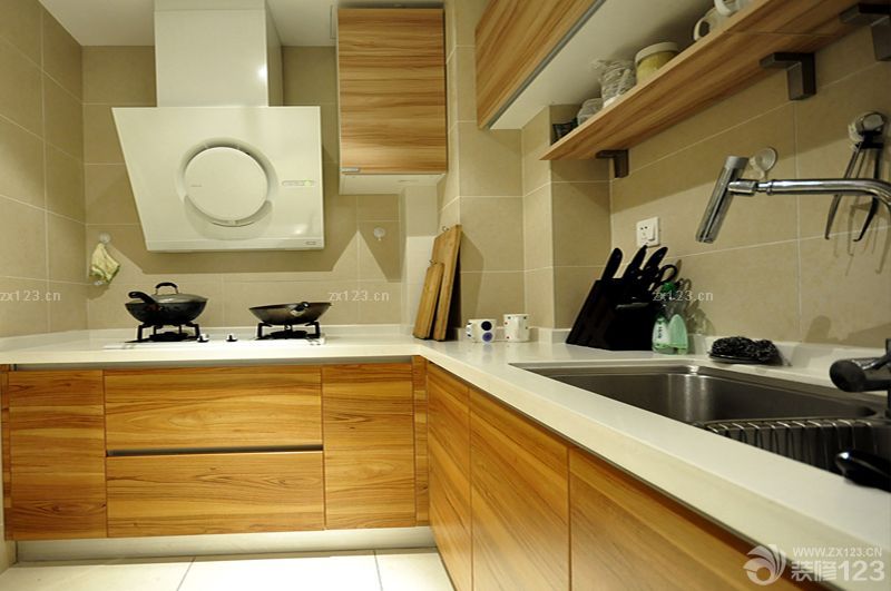 2025家居厨房原木橱柜图片