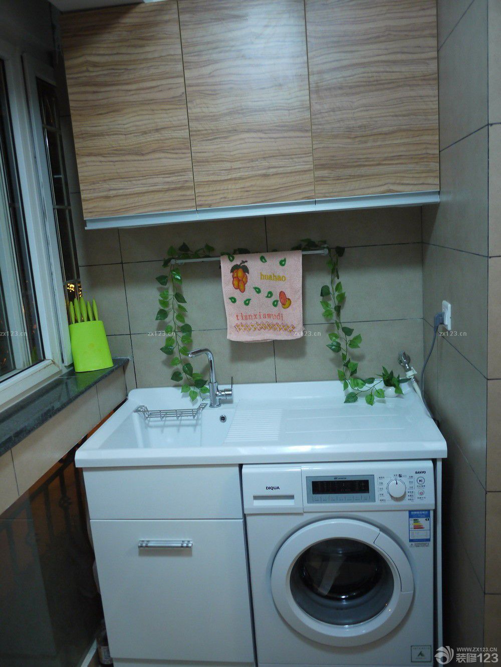阳台洗衣机装修效果图_设计456装修效果图
