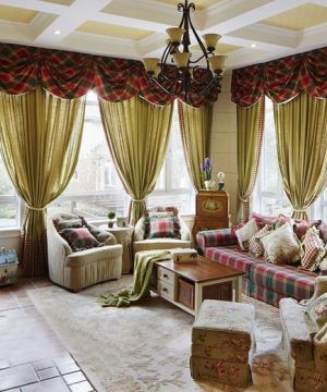 最新英式混搭风格家居客厅窗帘布艺图片