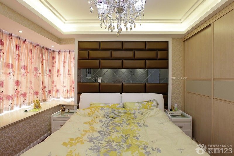 2025软包主卧飘窗装修效果图片