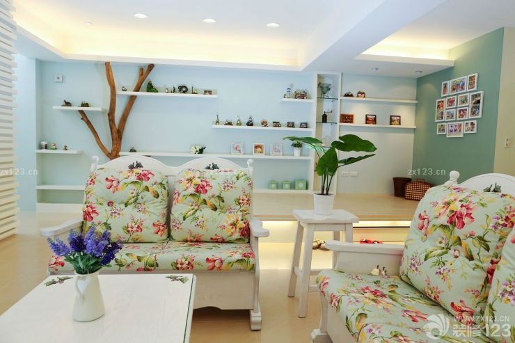 2025田园风格家装客厅布艺沙发设计案例