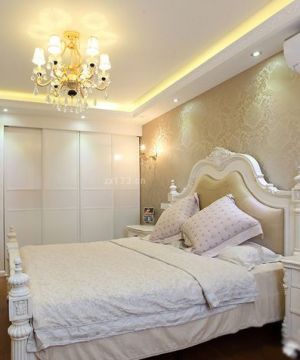 最新90平房屋现代欧式卧室壁纸设计图片