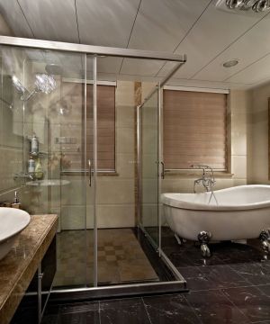 新古典主义别墅卫生间白色浴缸装修图片欣赏