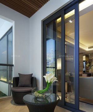 最新150平米现代风格客厅阳台玻璃隔断门图片