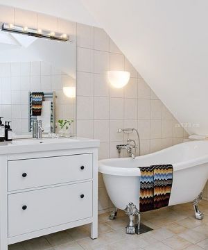 最新90平米房子北欧风格卫生间浴缸效果图片