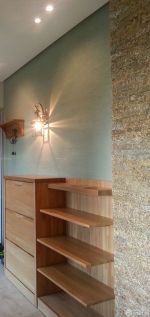 最新85平米简欧式玄关柜装修效果图