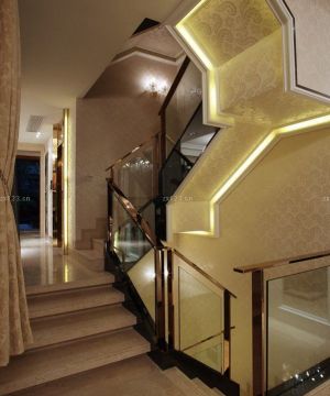 美式别墅室内楼梯扶手设计图片