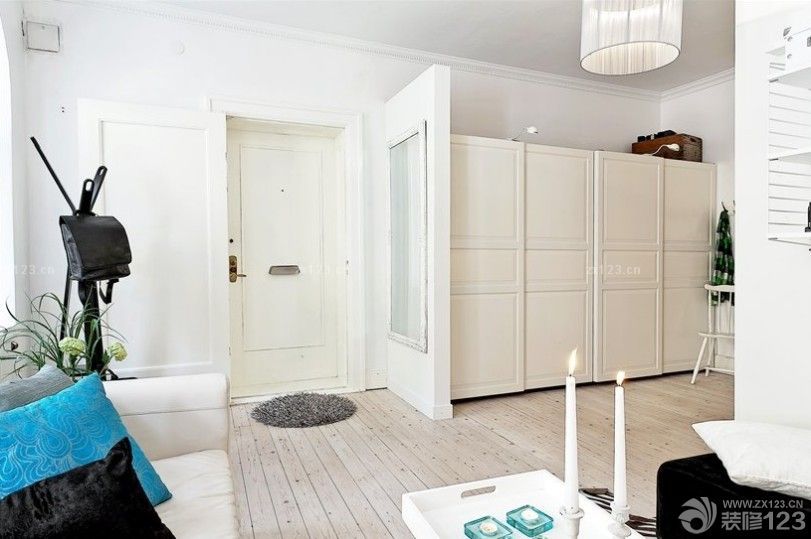 时尚小户型玄关装修效果图片欣赏