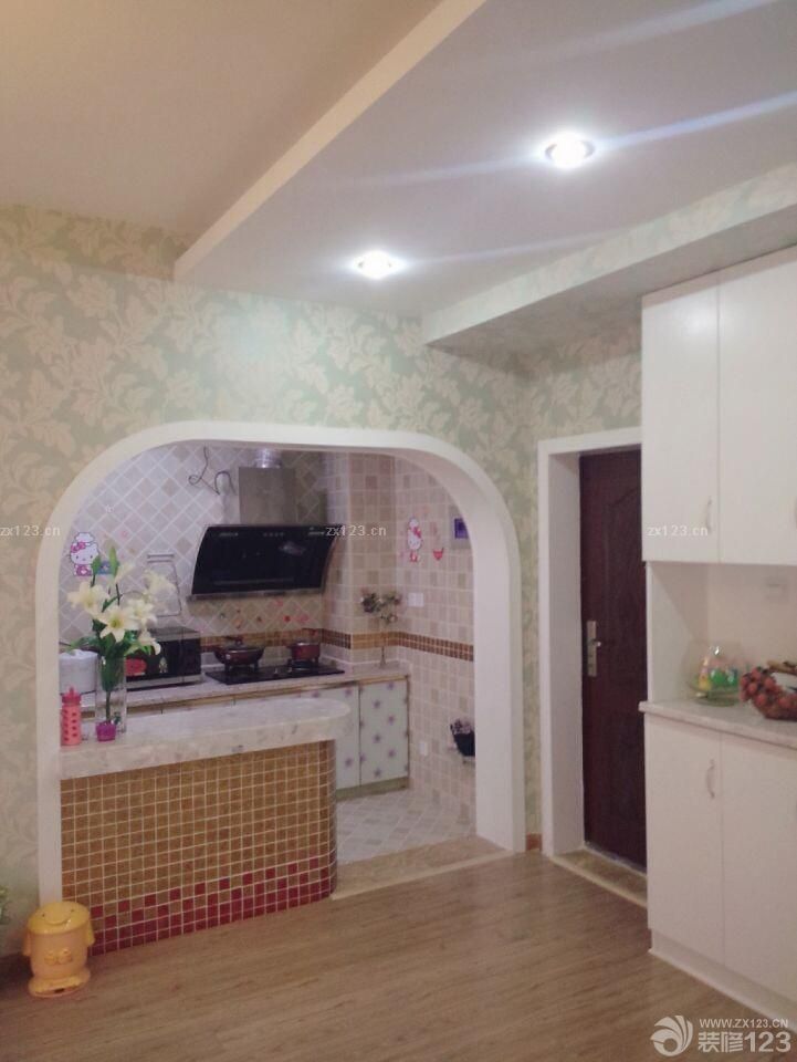 78平小户型厨房客厅隔断