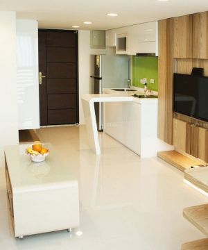 最新37平米小户型客厅影视墙实景图欣赏