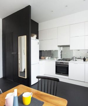 最新小户型敞开式厨房白色橱柜图片大全