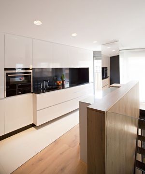 2023小户型敞开式厨房橱柜吧台设计效果图欣赏