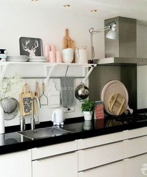 小户型敞开式厨房橱柜设计图片欣赏