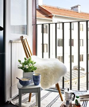 现代欧式小户型内阳台装饰图