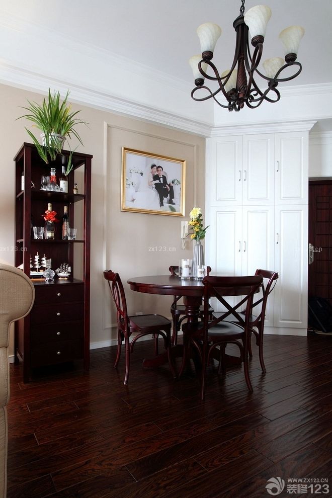 2025实木美式餐桌装修图片大全