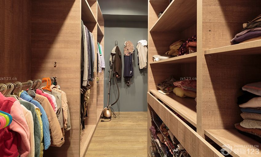 最新顶级小户型步入式衣帽间装修效果图欣赏