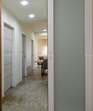 最新特色小户型进门玄关过道设计图片