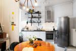 2023最新色彩鲜明的一室一厅小户型敞开式厨房简约风格橱柜装修案例
