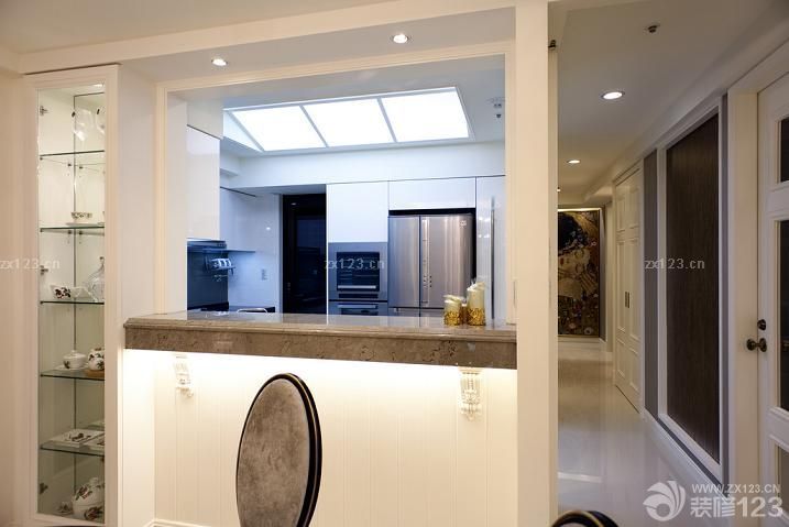 2025家装厨房与餐厅吧台隔断装修实景图