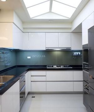 2023家居厨房白色橱柜装修效果图