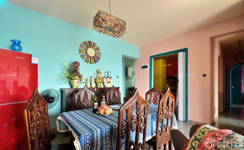 最新东南亚风格室内餐厅家具图片大全