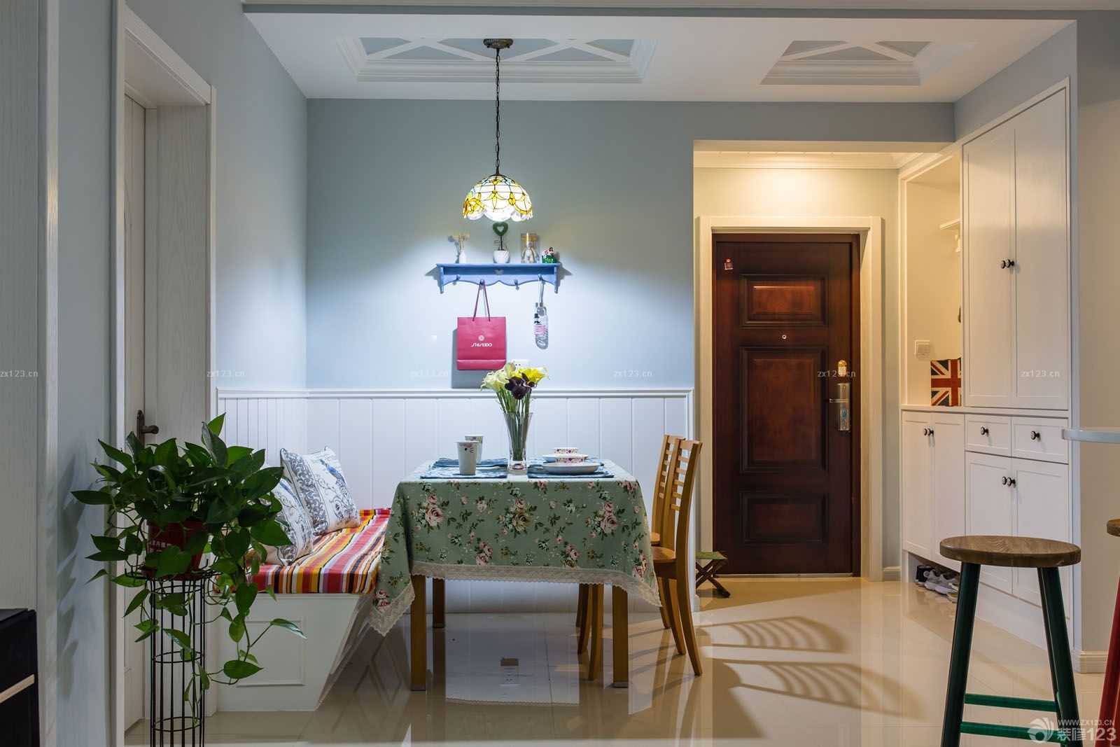 清新美式小户型餐厅设计实景图片