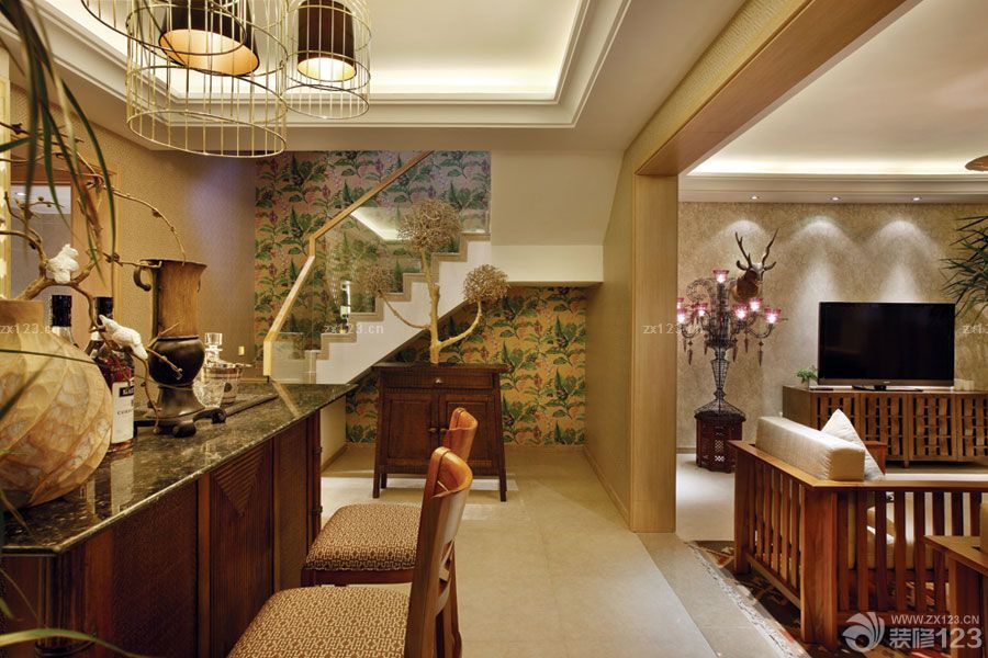 东南亚风格玄关木楼梯扶手图