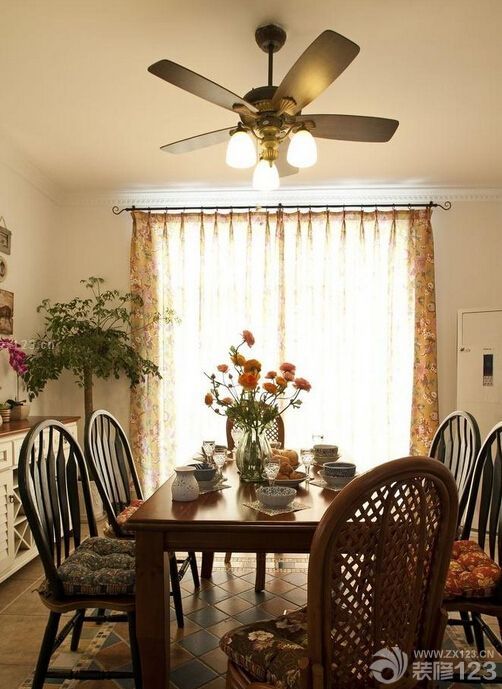 2025美式家居装修风格特色餐厅装修案例大全