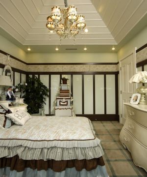 家庭卧室美式古典实木家具装修效果图片