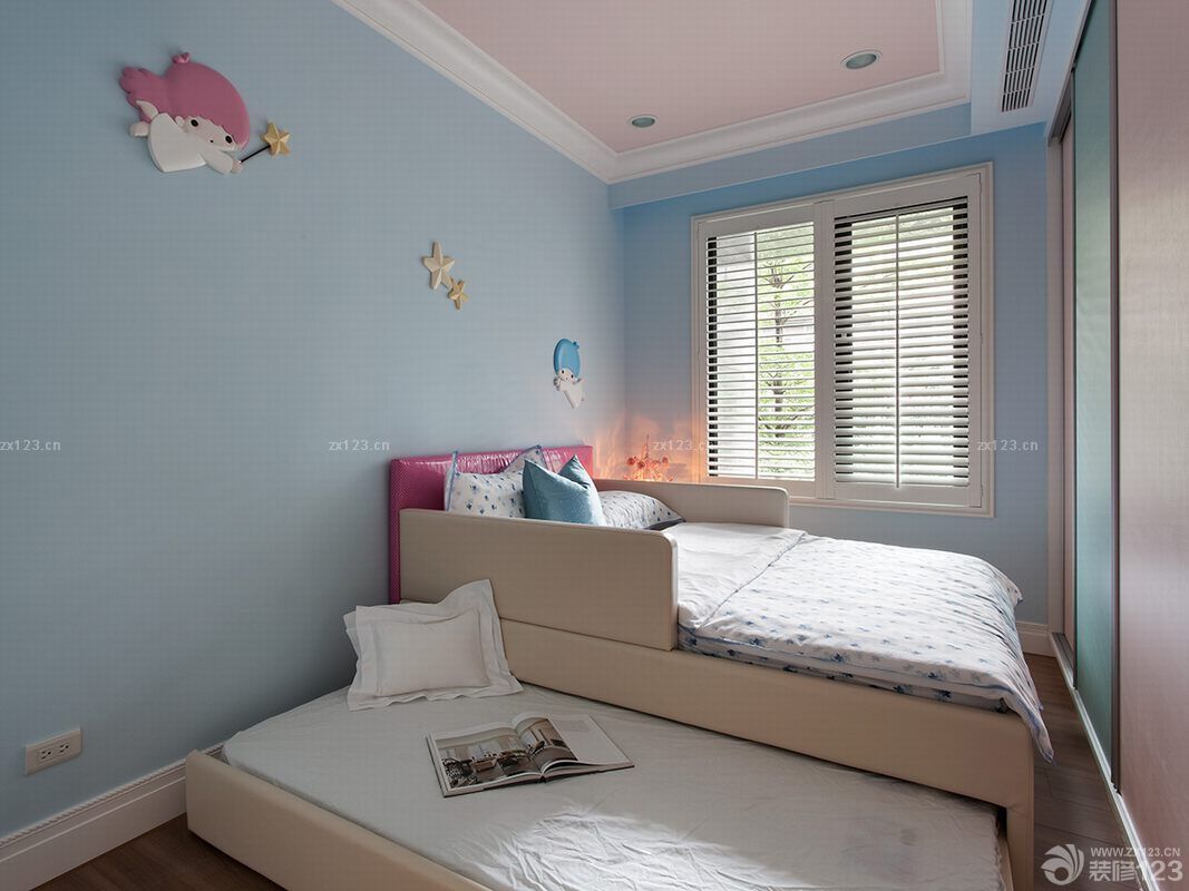 最新小型卧室清新欧式风格背景墙装修案例