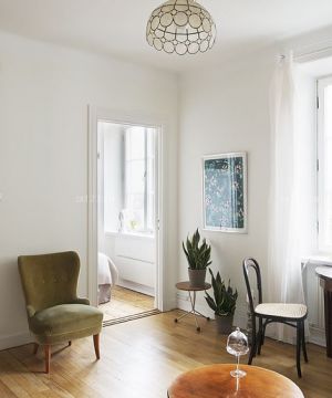 现代简约风格时尚小户型家庭客厅家具设计图片