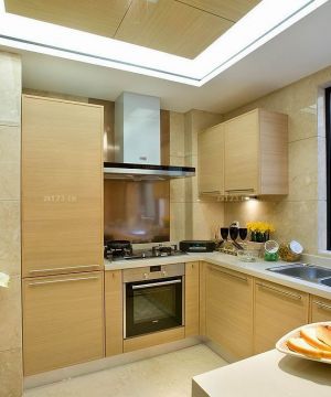 2023最新家庭小厨房实木橱柜装修效果图