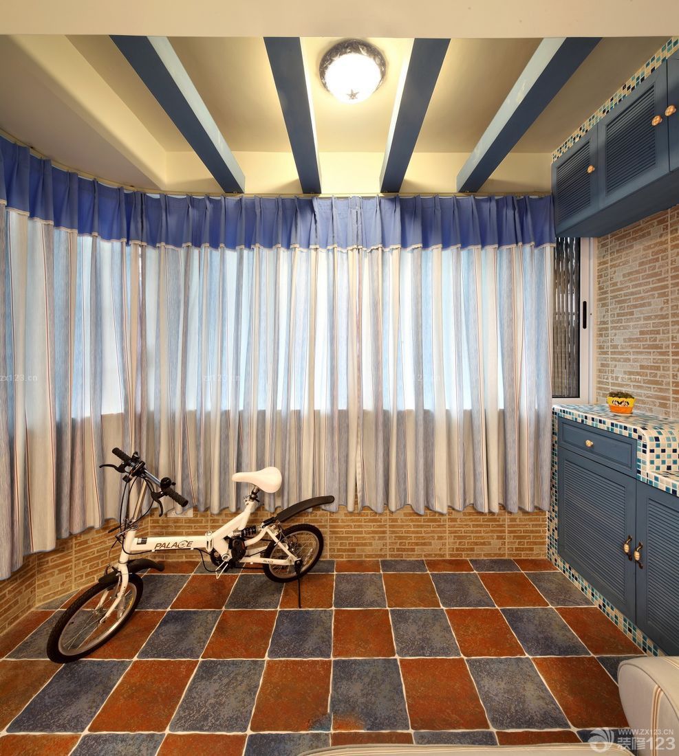 2025室内封闭阳台拼花地砖装修案例