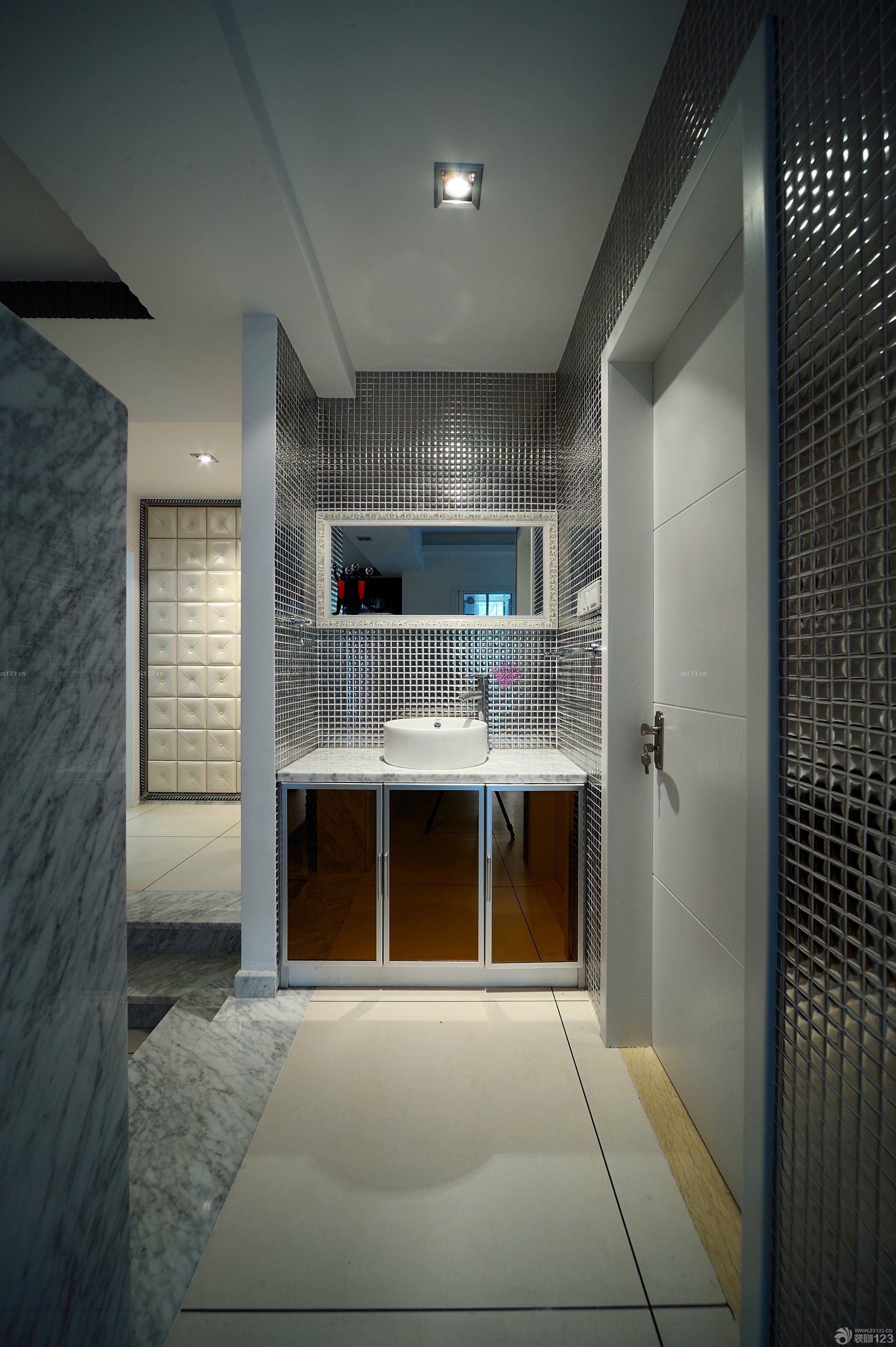 最新简约风格洗手间马赛克墙面装修图片_设计456装修效果图