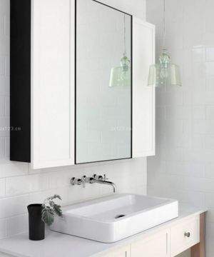 2023家庭洗手间米白色瓷砖装修图片