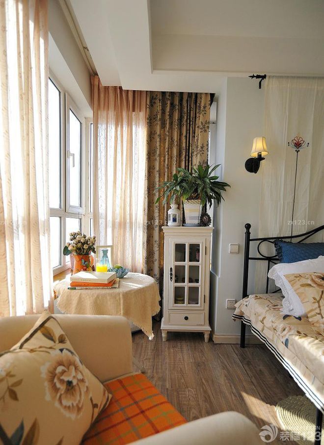 封闭阳台储物柜装修图片